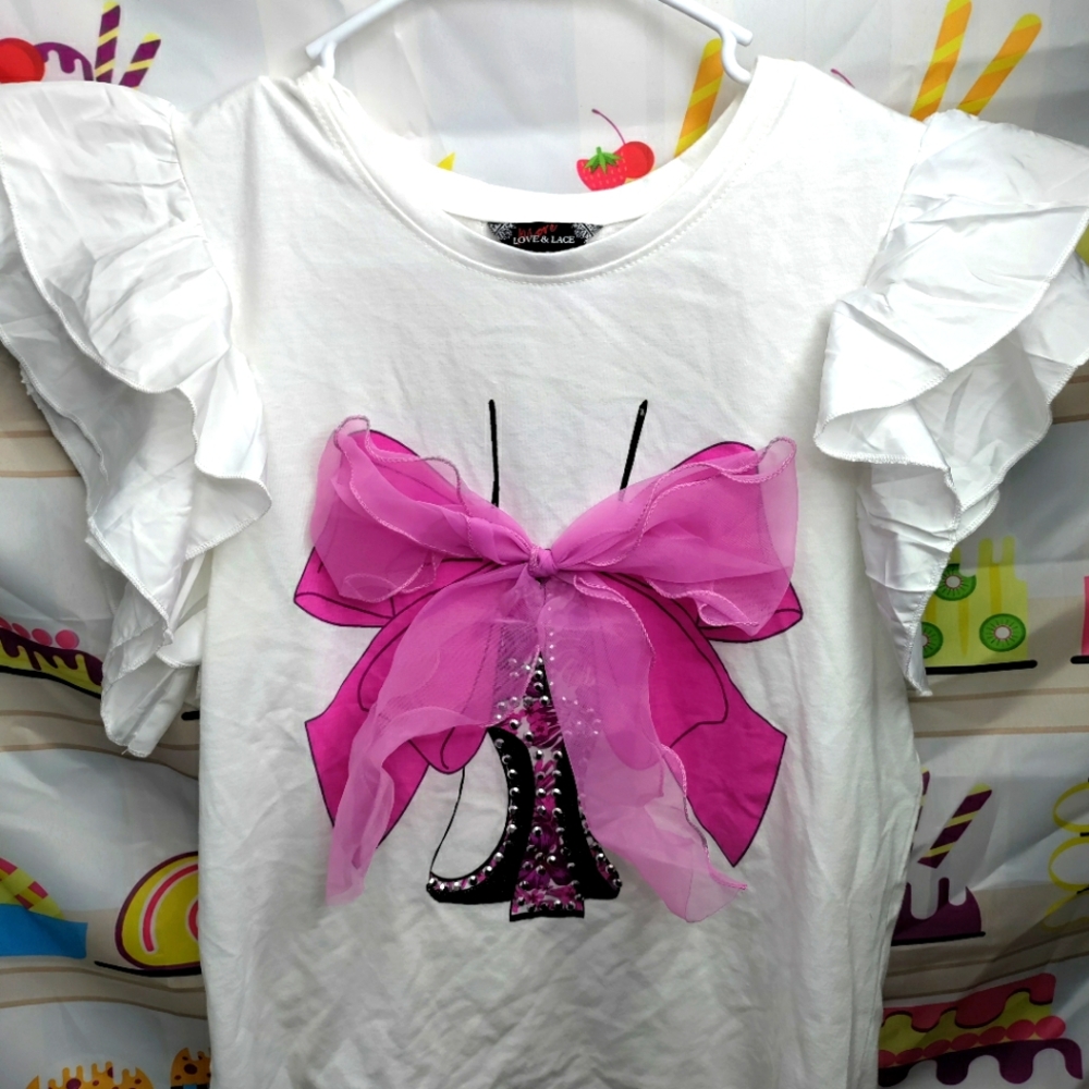 Ruffles Bow blouse new with out tags